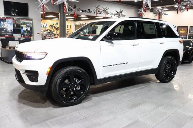 new 2024 Jeep Grand Cherokee car, priced at $41,000