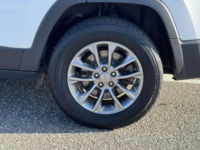 used 2020 Jeep Cherokee car, priced at $17,990