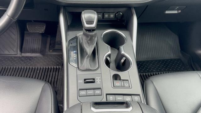 used 2021 Toyota Highlander car, priced at $31,490
