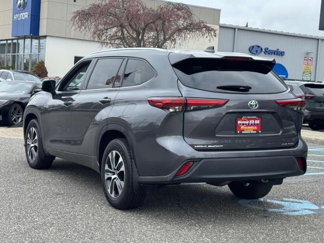 used 2021 Toyota Highlander car, priced at $31,490