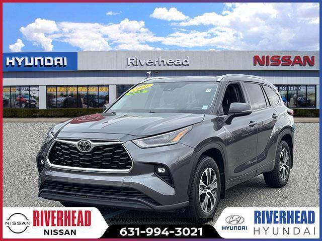 used 2021 Toyota Highlander car, priced at $30,990