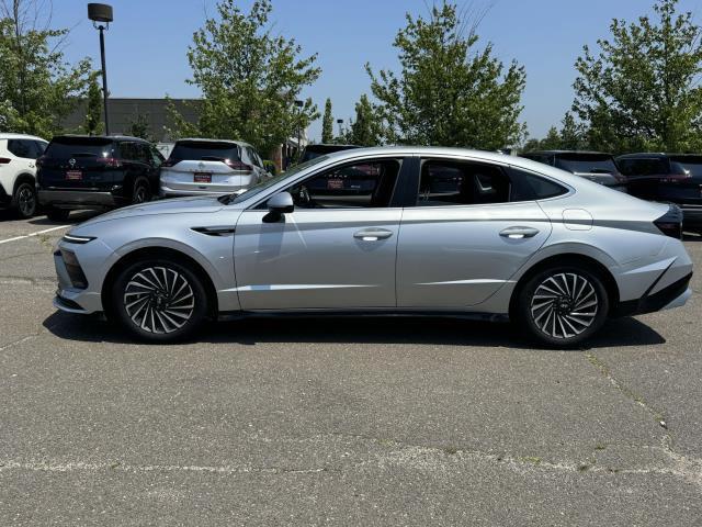 used 2024 Hyundai Sonata Hybrid car, priced at $27,490