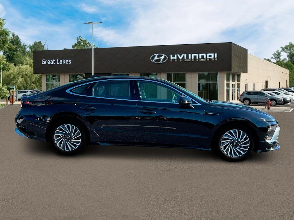 new 2025 Hyundai Sonata Hybrid car, priced at $35,500
