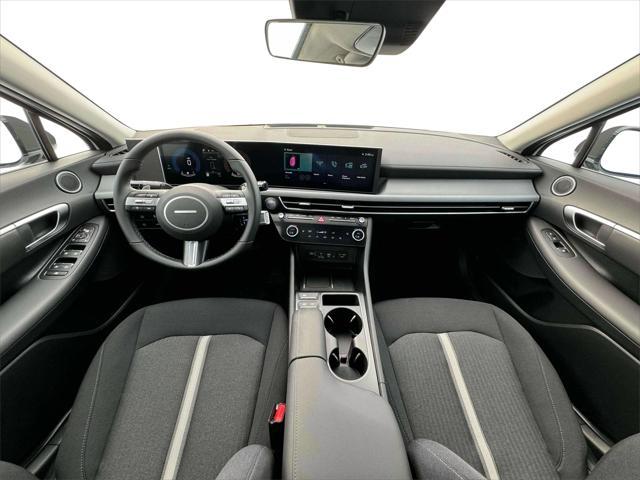 new 2025 Hyundai Sonata Hybrid car, priced at $33,025