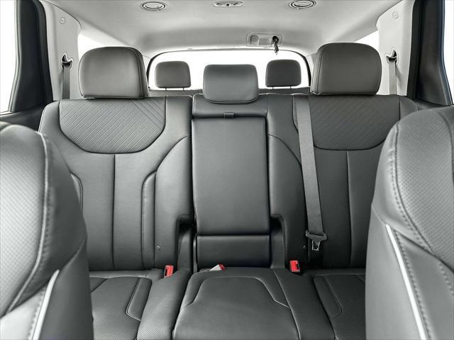 new 2025 Hyundai Palisade car, priced at $47,117