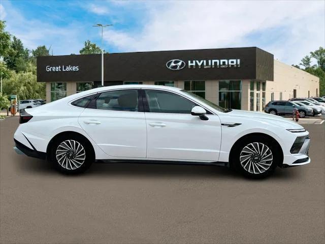 new 2025 Hyundai Sonata Hybrid car, priced at $32,829
