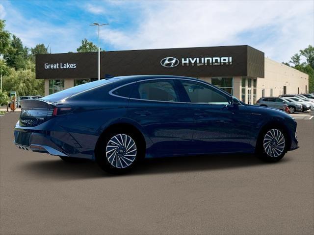 new 2025 Hyundai Sonata Hybrid car, priced at $32,383