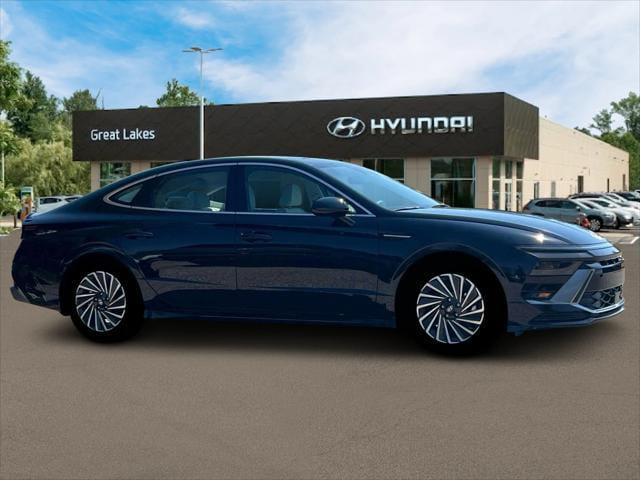 new 2025 Hyundai Sonata Hybrid car, priced at $32,383