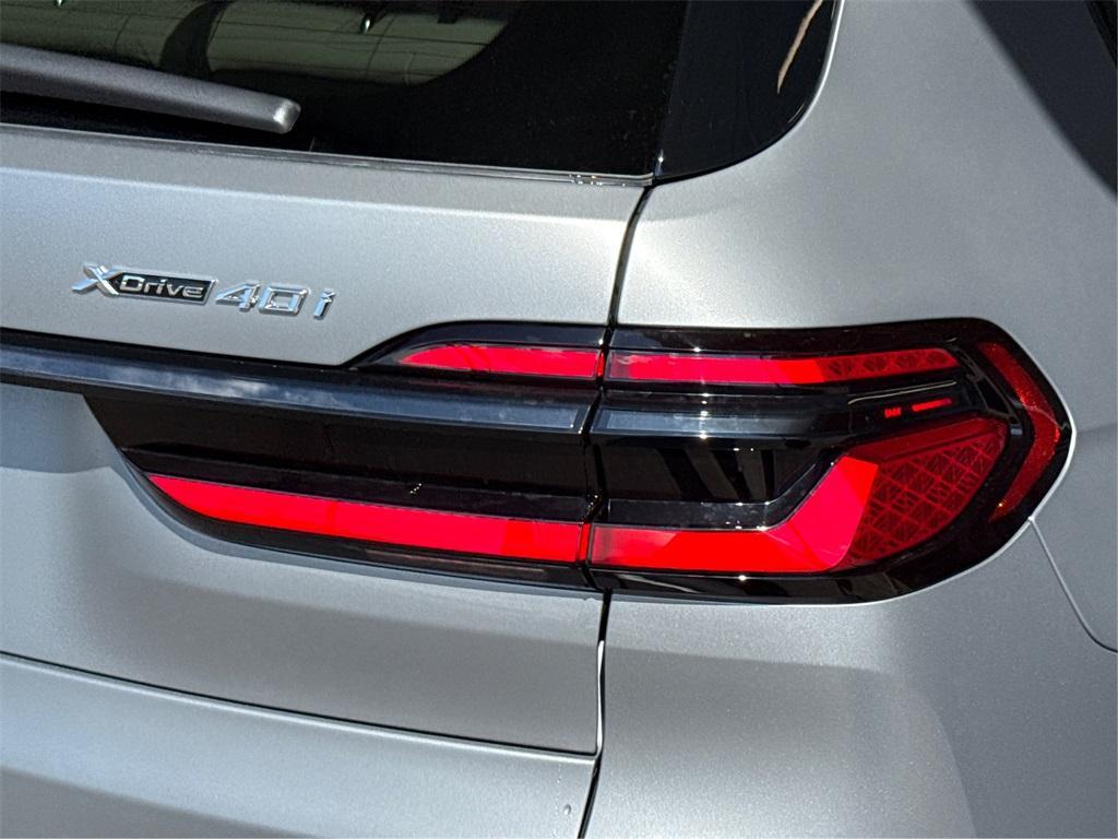 new 2026 BMW X7 car, priced at $121,425