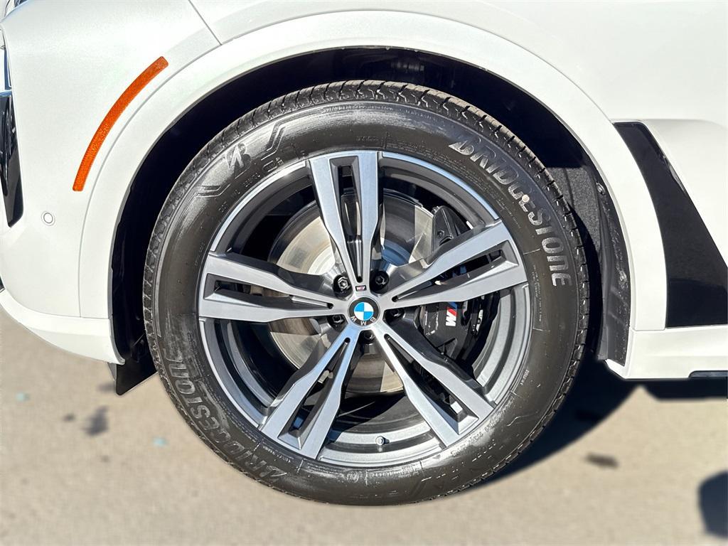 new 2026 BMW X7 car, priced at $119,075