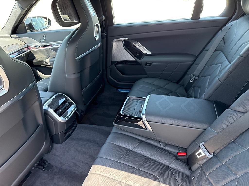 new 2025 BMW 760 car, priced at $134,925