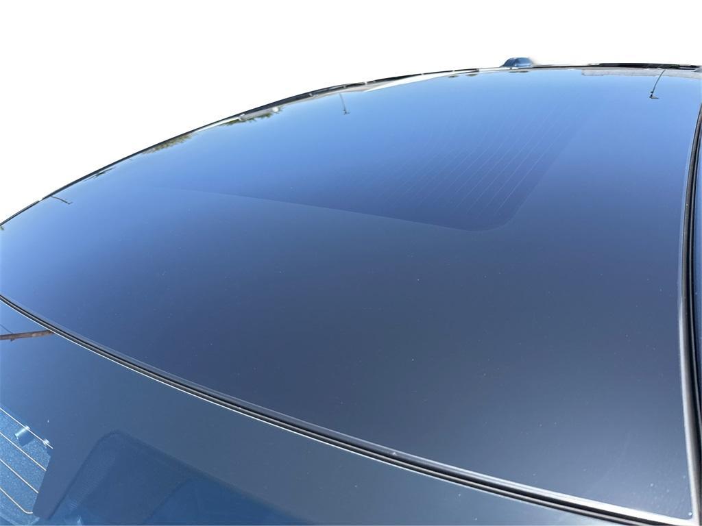 new 2025 BMW 760 car, priced at $134,925