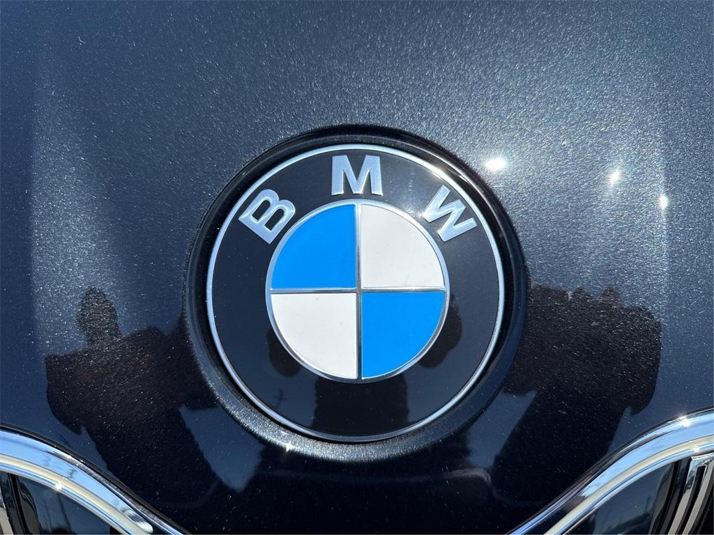 new 2025 BMW 760 car, priced at $134,925