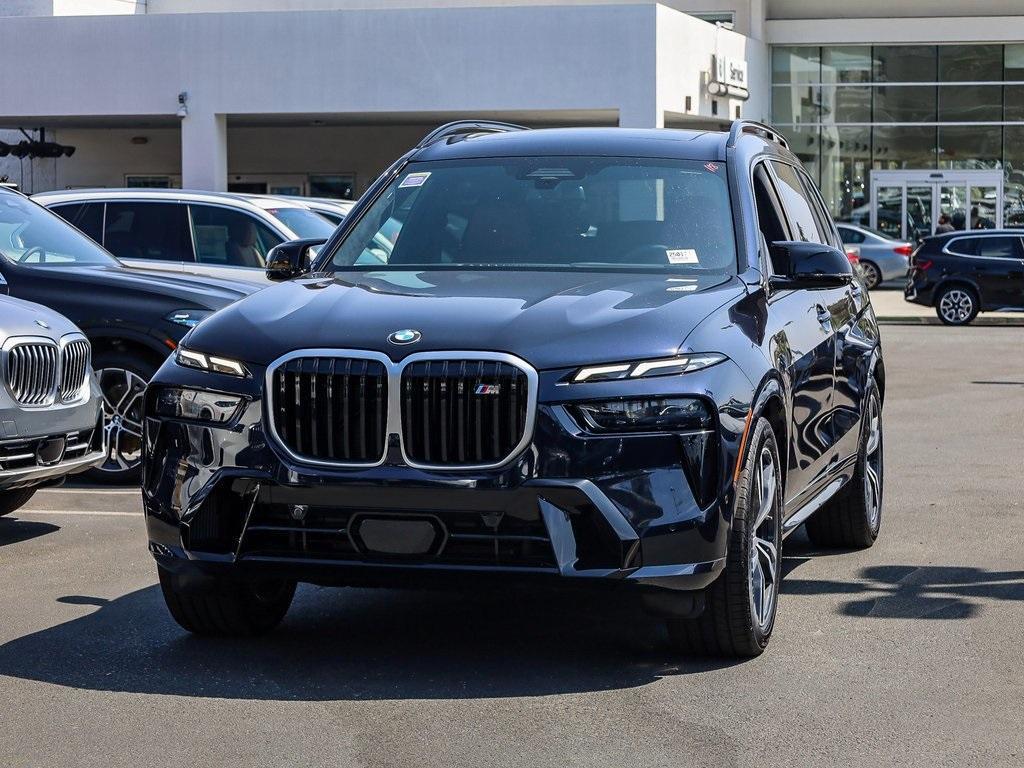 new 2025 BMW X7 car, priced at $118,770