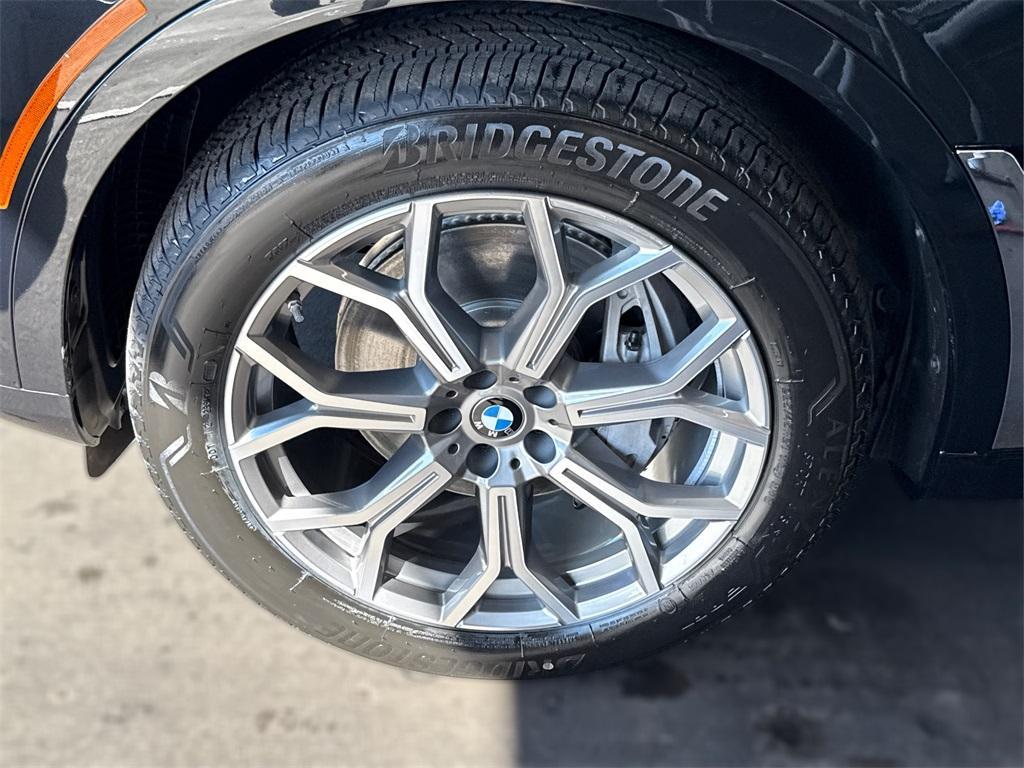 new 2026 BMW X7 car, priced at $91,515