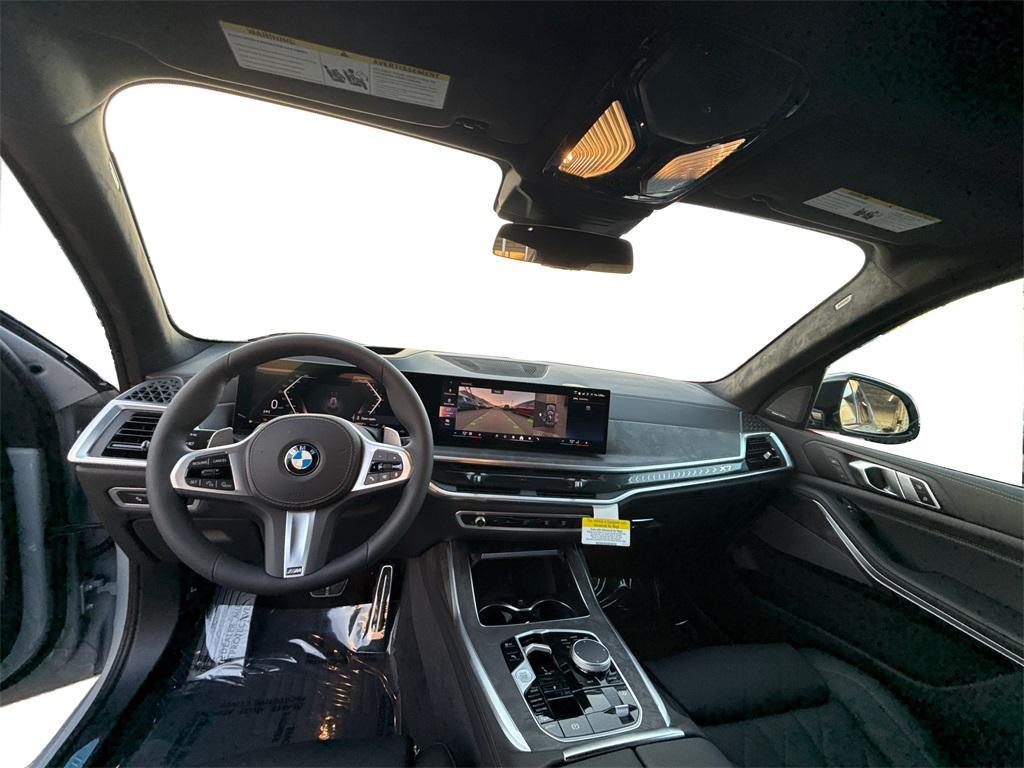 new 2026 BMW X7 car, priced at $101,015