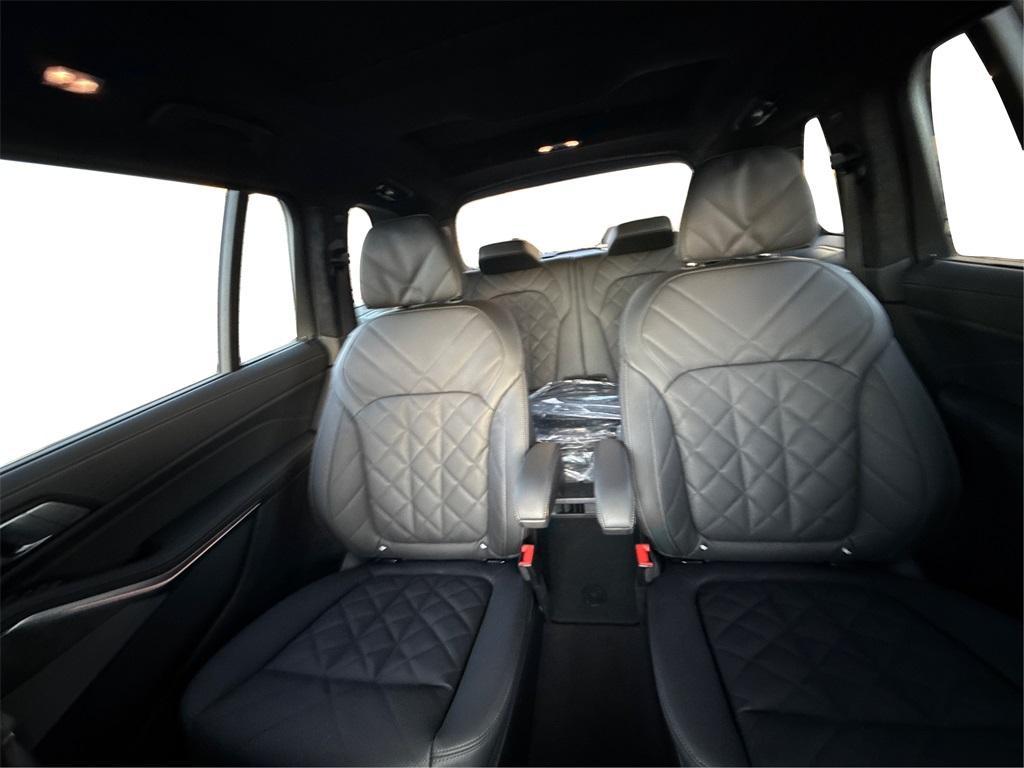 new 2026 BMW X7 car, priced at $101,015