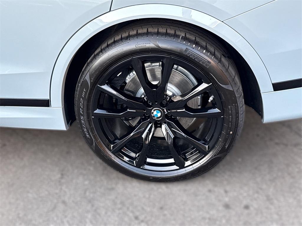 new 2026 BMW X7 car, priced at $101,015