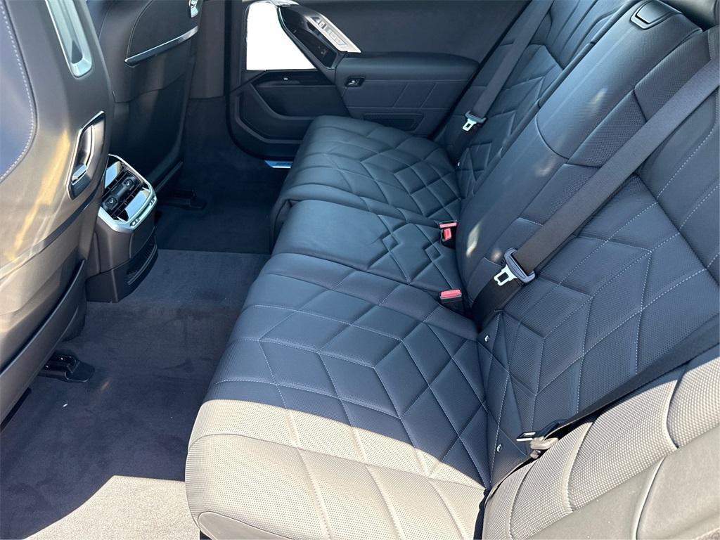 new 2025 BMW 760 car, priced at $154,555