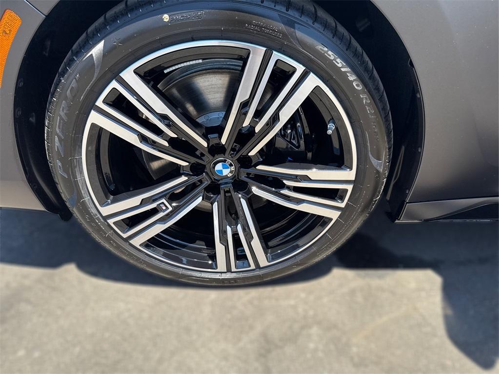 new 2025 BMW 760 car, priced at $154,555