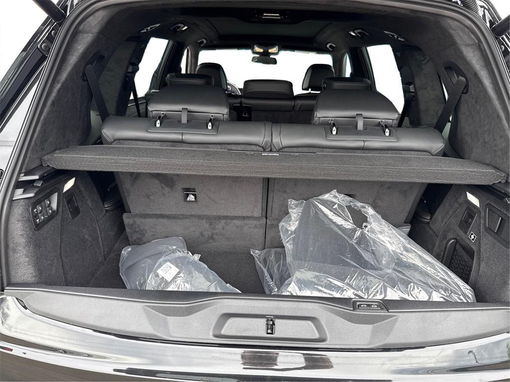 new 2026 BMW X7 car, priced at $119,075