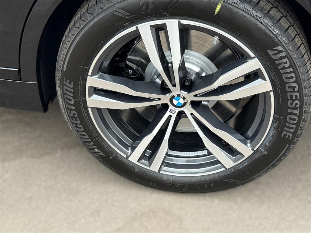 new 2026 BMW X7 car, priced at $119,075