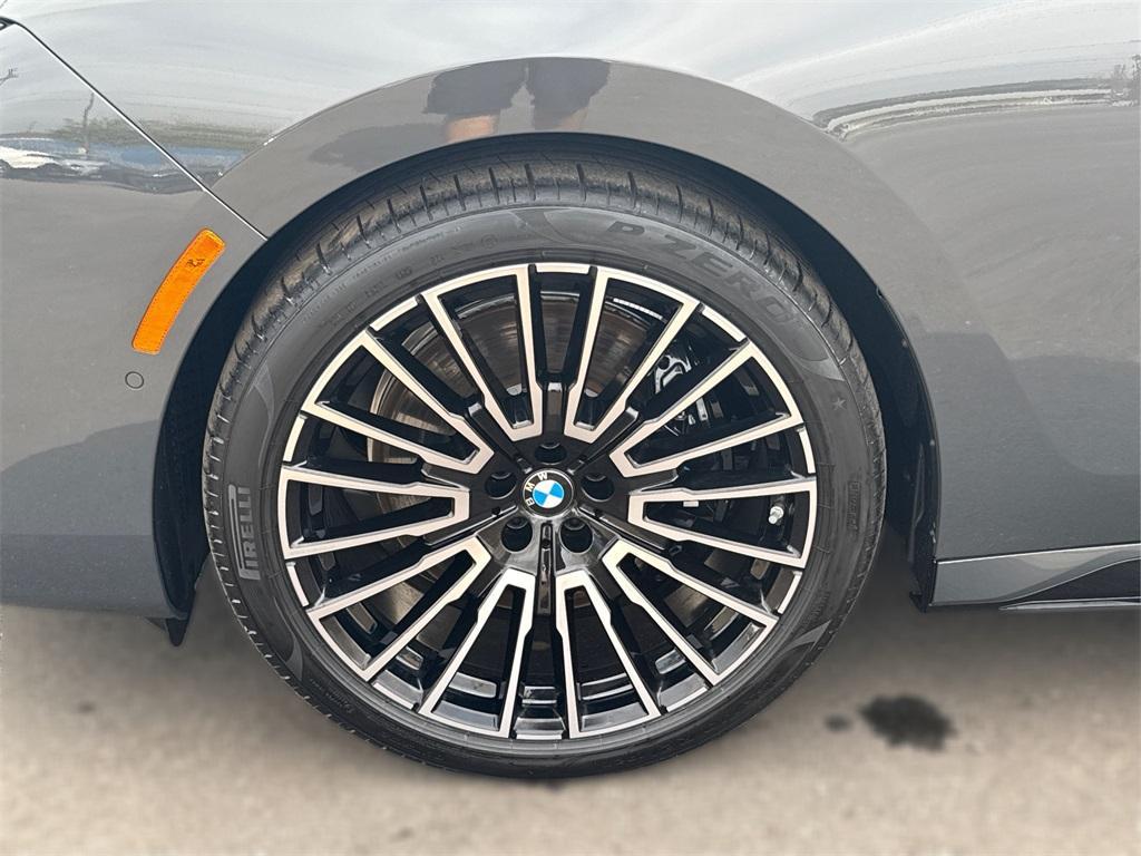new 2025 BMW 760 car, priced at $147,925