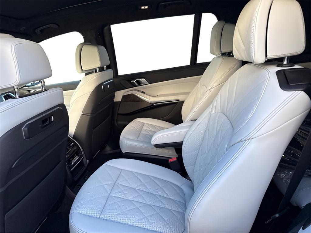 new 2026 BMW X7 car, priced at $99,115