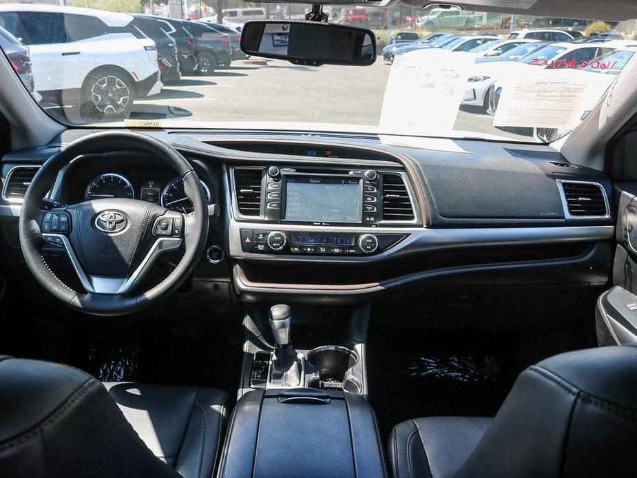 used 2015 Toyota Highlander car, priced at $14,995