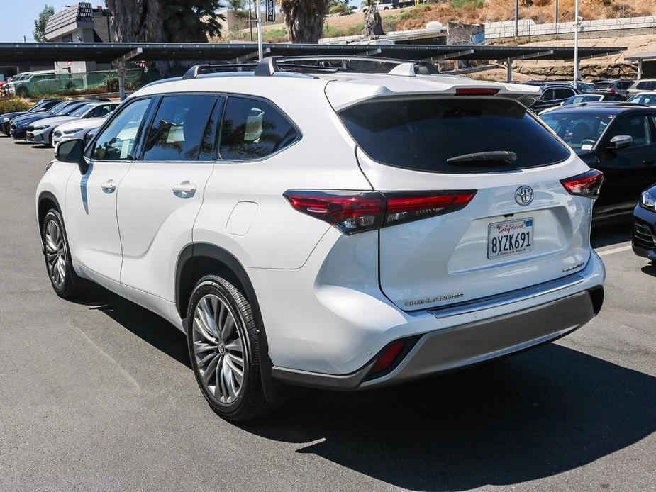 used 2022 Toyota Highlander car, priced at $39,895