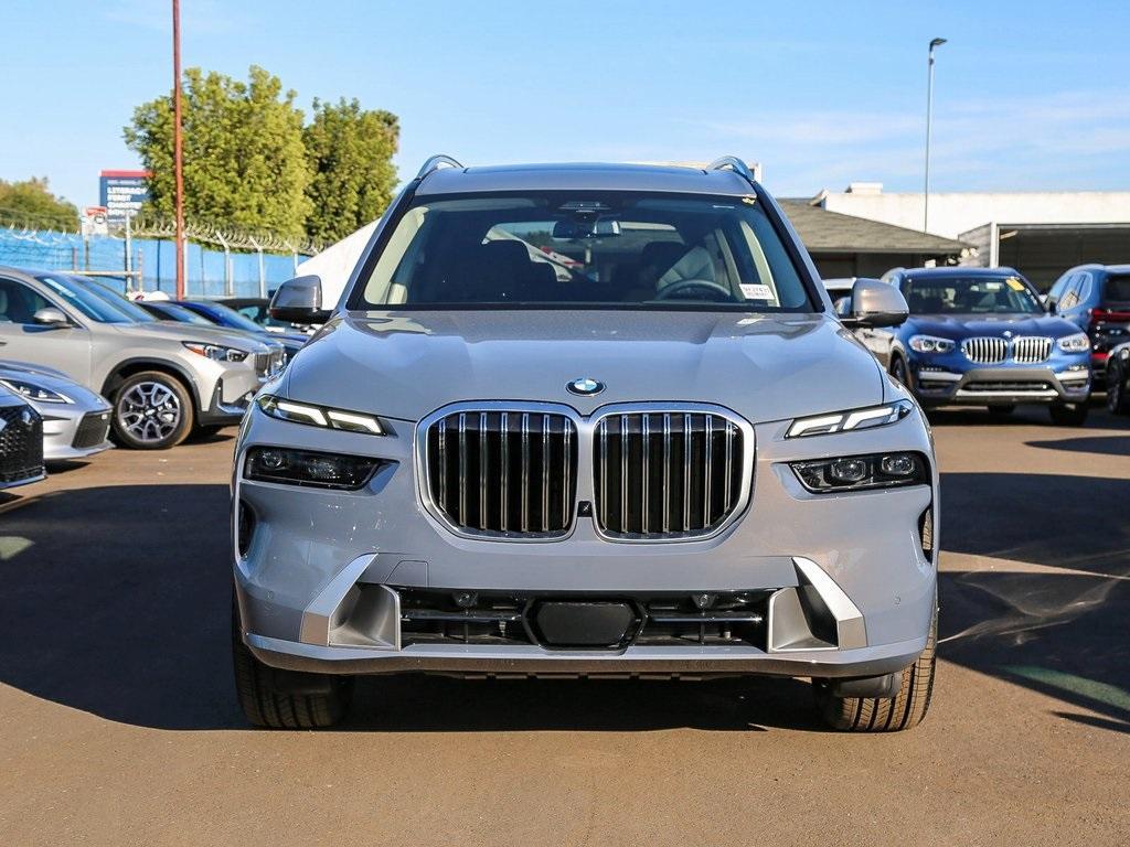 new 2025 BMW X7 car, priced at $90,285