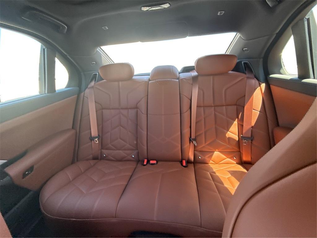 new 2025 BMW 760 car, priced at $129,625