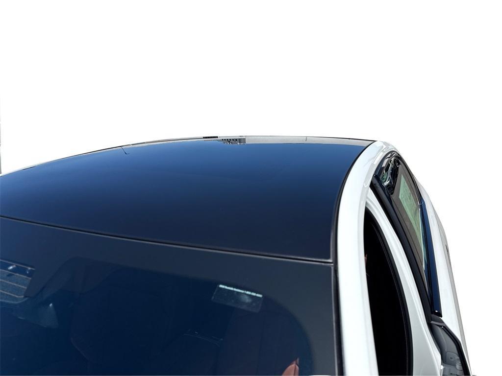 new 2025 BMW 760 car, priced at $129,625