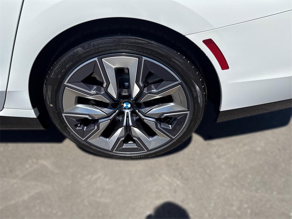 new 2025 BMW 760 car, priced at $129,625