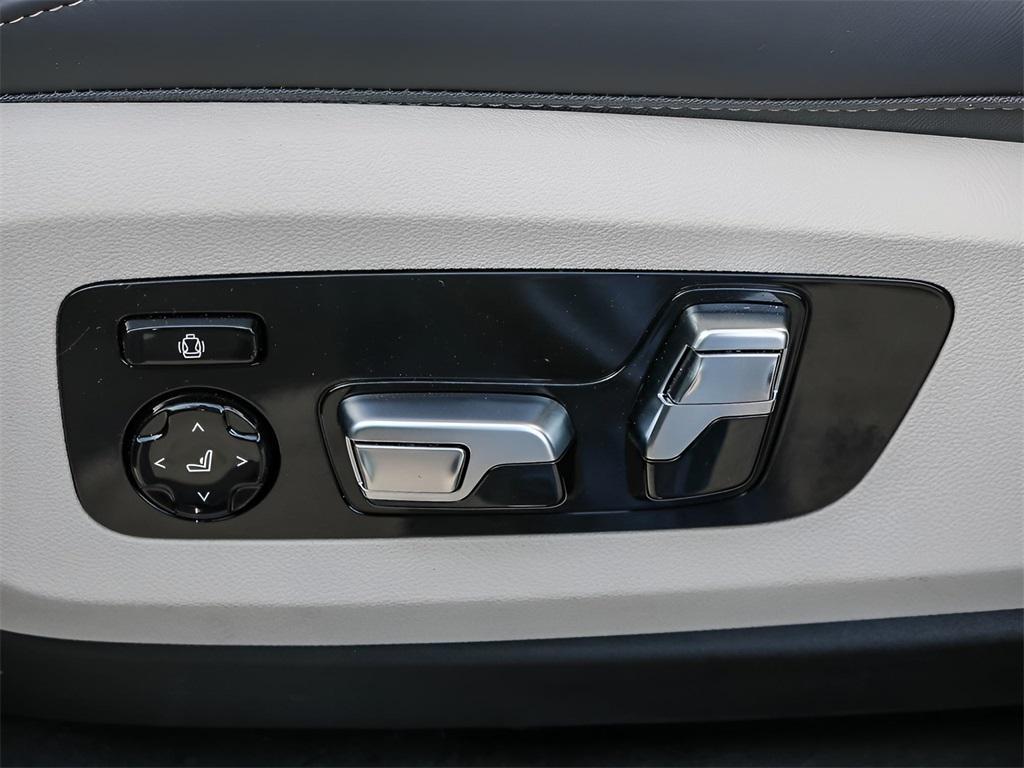 new 2025 BMW ALPINA XB7 car, priced at $159,145