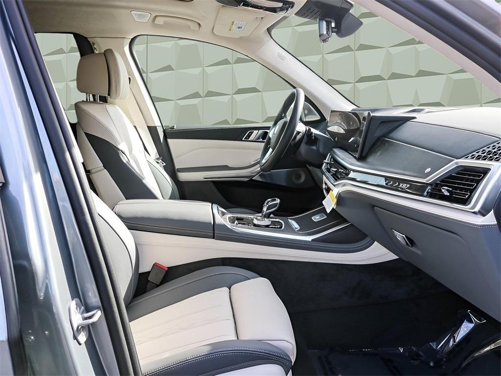 new 2025 BMW X7 car, priced at $159,145