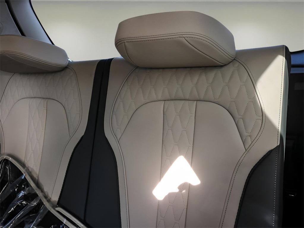 new 2025 BMW ALPINA XB7 car, priced at $159,145