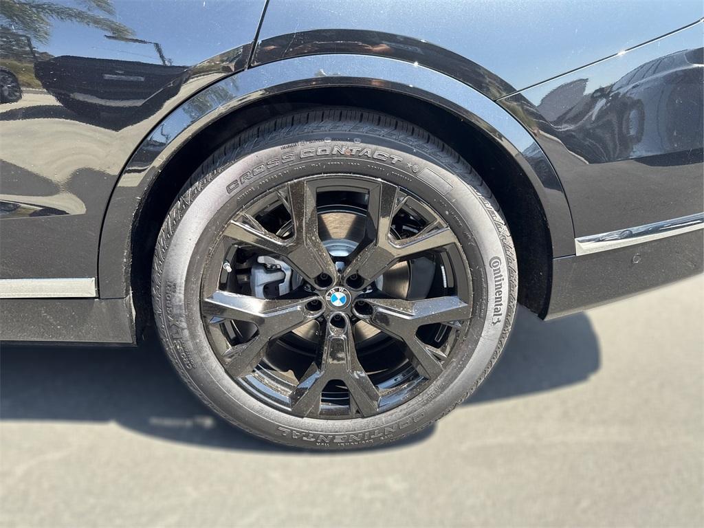 new 2025 BMW X7 car, priced at $90,250