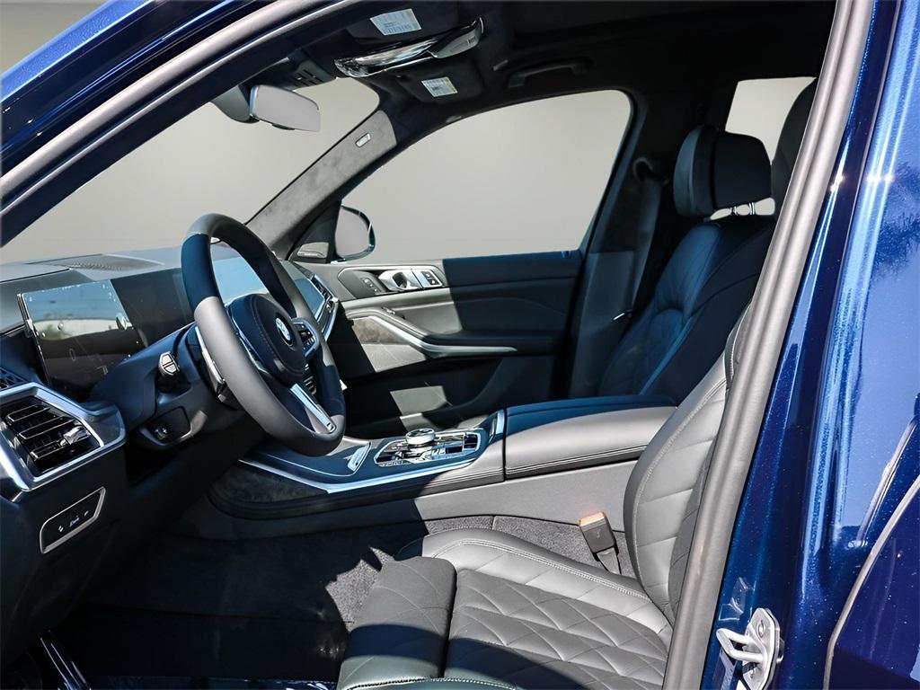 new 2025 BMW X7 car, priced at $101,125