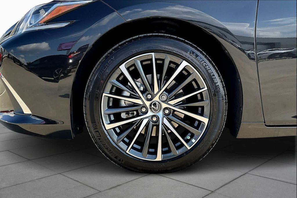 used 2025 Lexus ES 350 car, priced at $46,995