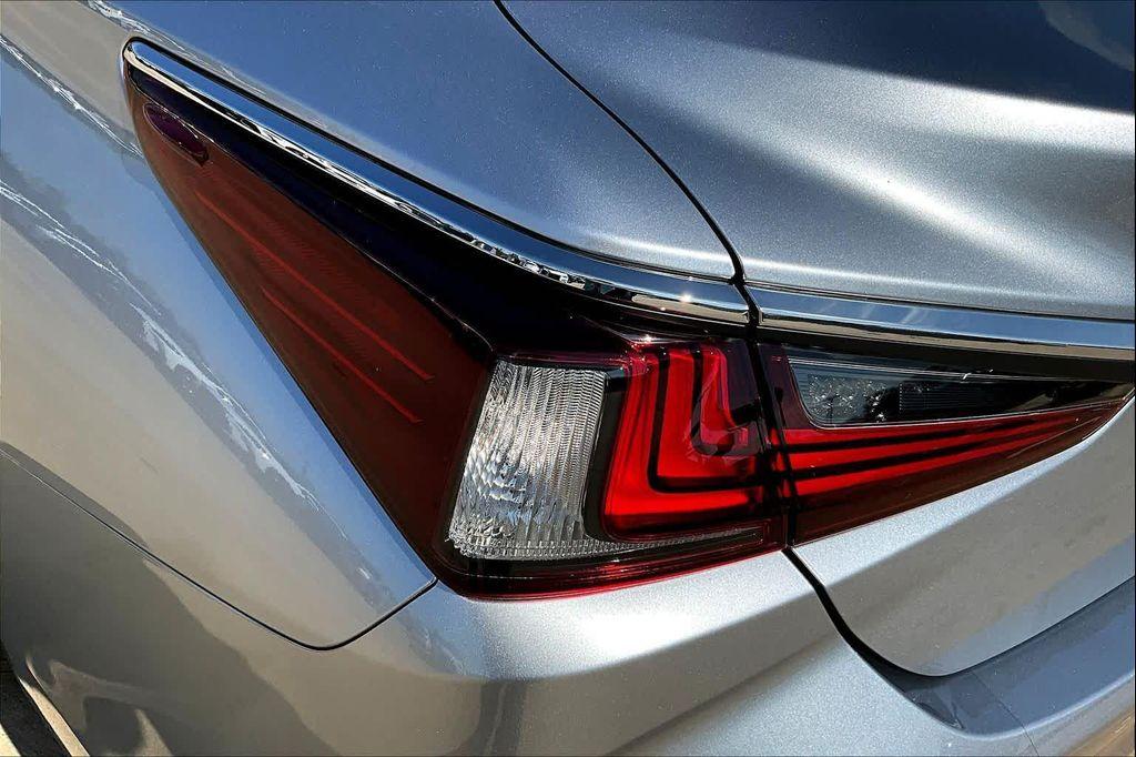 new 2025 Lexus ES 350 car, priced at $50,709