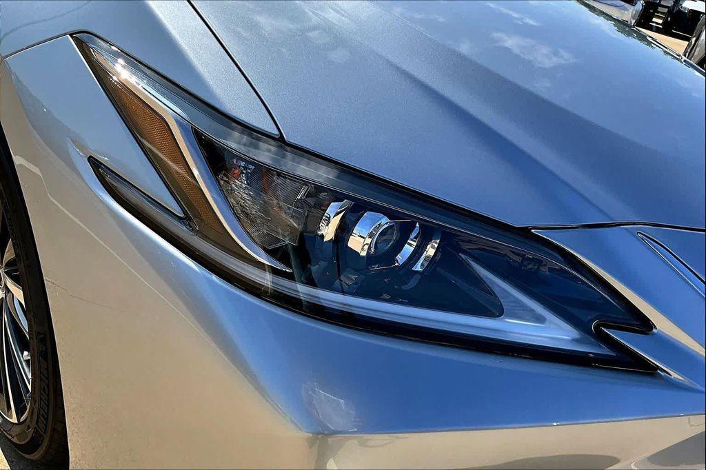 new 2025 Lexus ES 350 car, priced at $50,709