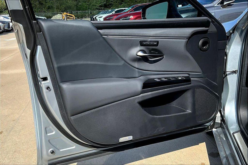 new 2025 Lexus ES 350 car, priced at $50,709