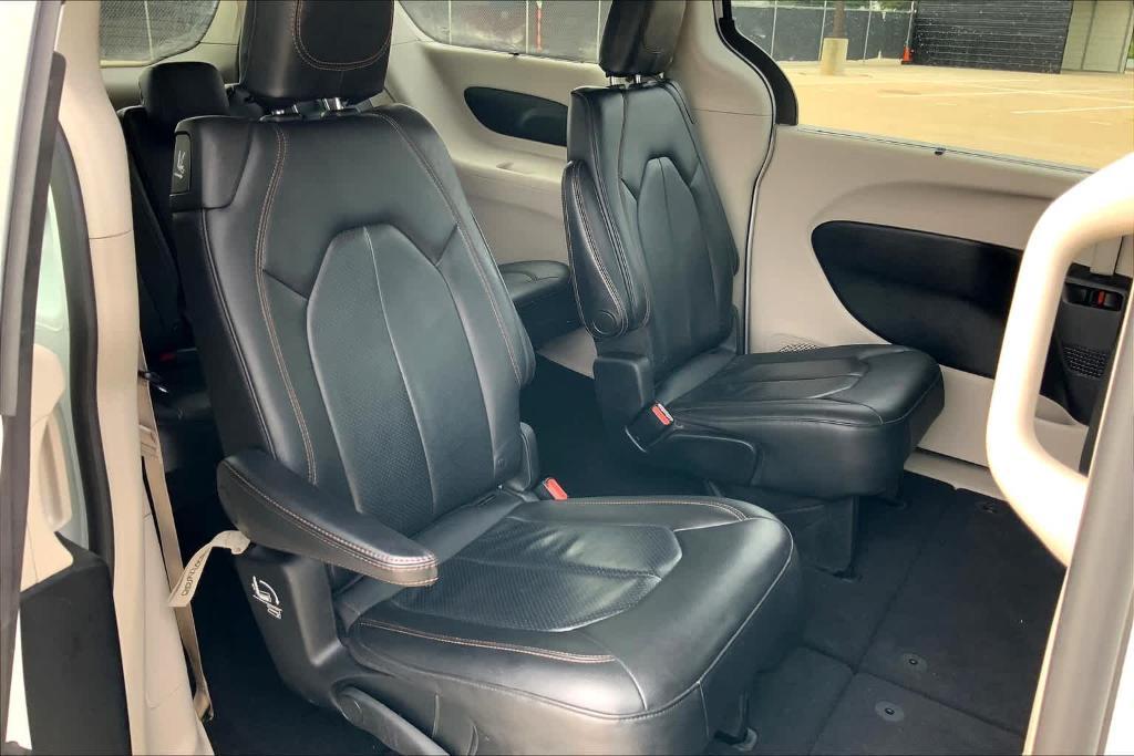 used 2020 Chrysler Pacifica car, priced at $18,995