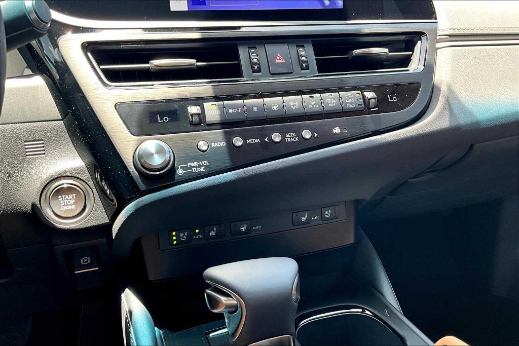 new 2025 Lexus ES 350 car, priced at $49,179