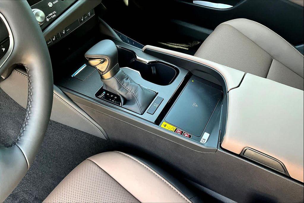new 2025 Lexus ES 350 car, priced at $50,290
