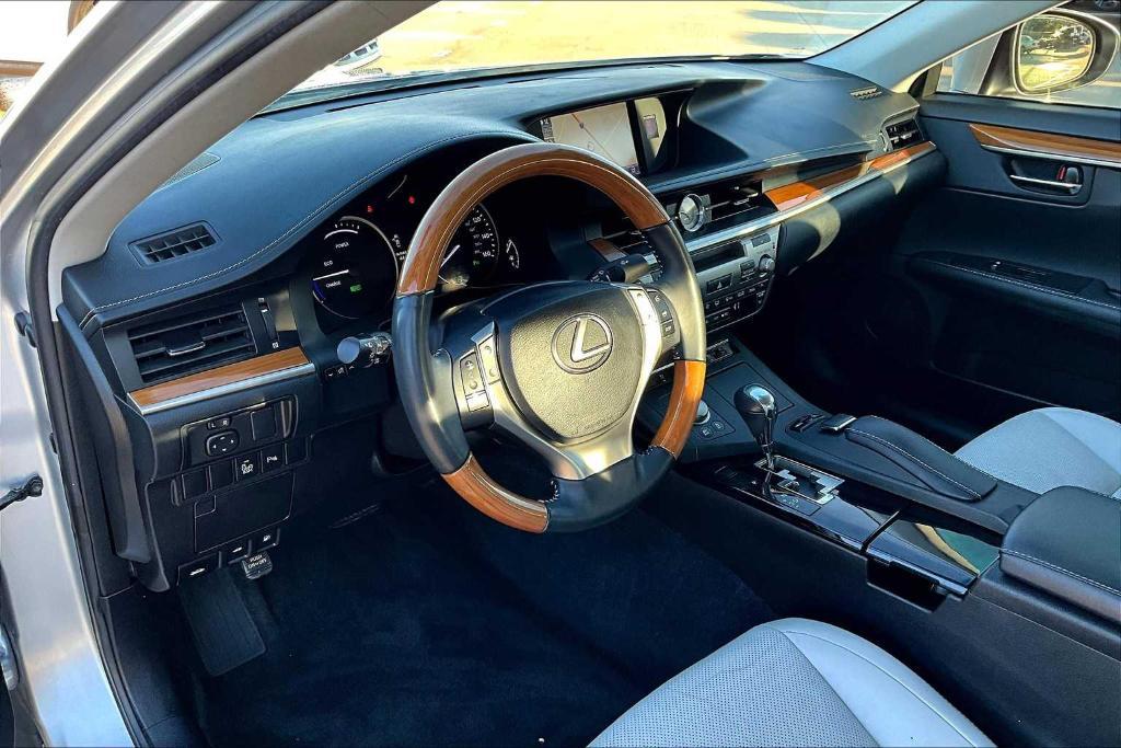 used 2014 Lexus ES 300h car, priced at $15,895