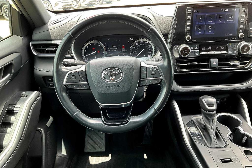 used 2021 Toyota Highlander car, priced at $31,995