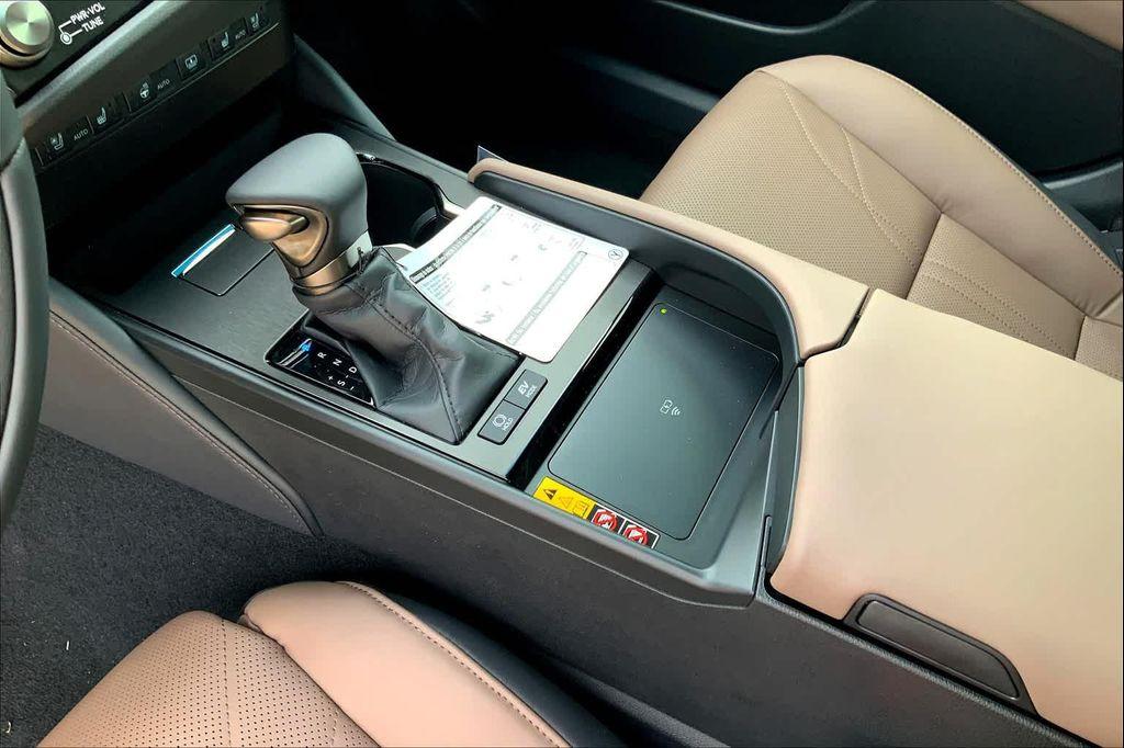 new 2025 Lexus ES 300h car, priced at $58,344