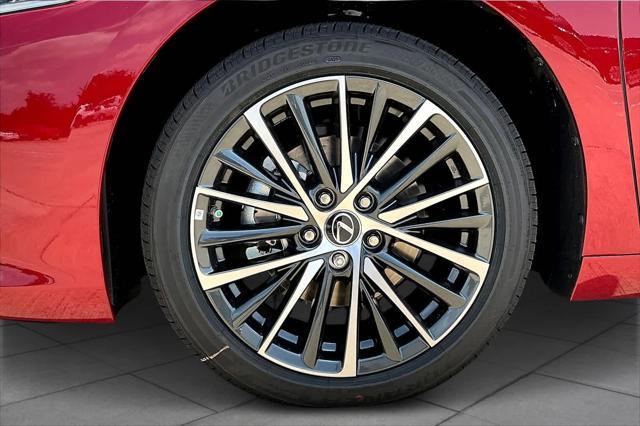 new 2025 Lexus ES 300h car, priced at $51,439